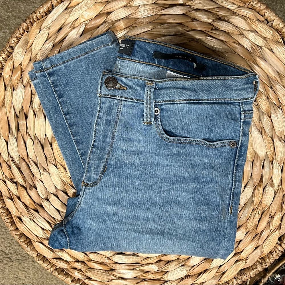 Banana Republic, light wash, size 29 denim skinny jeans ❤️